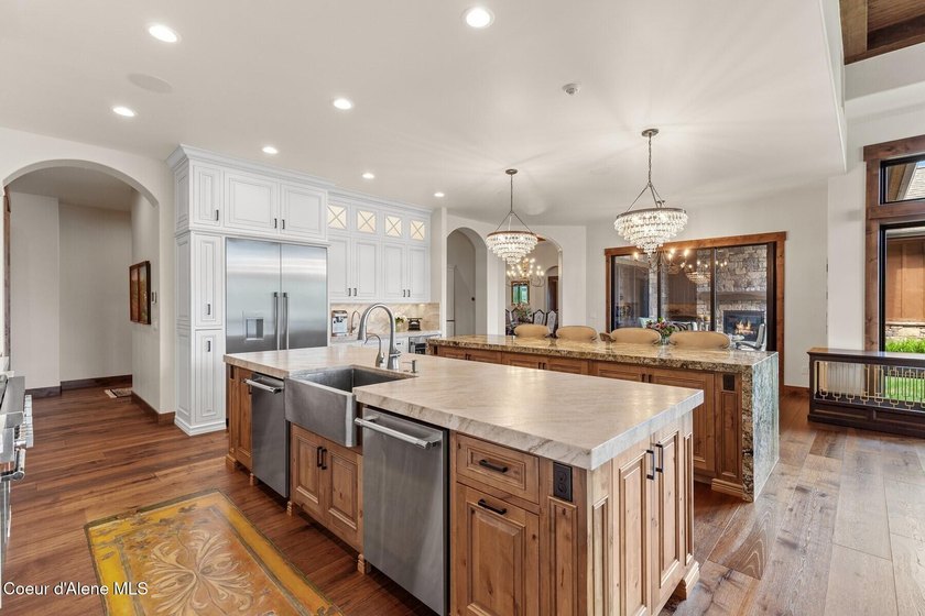 An extraordinary Rim beauty in the coveted gated community of - photo 8