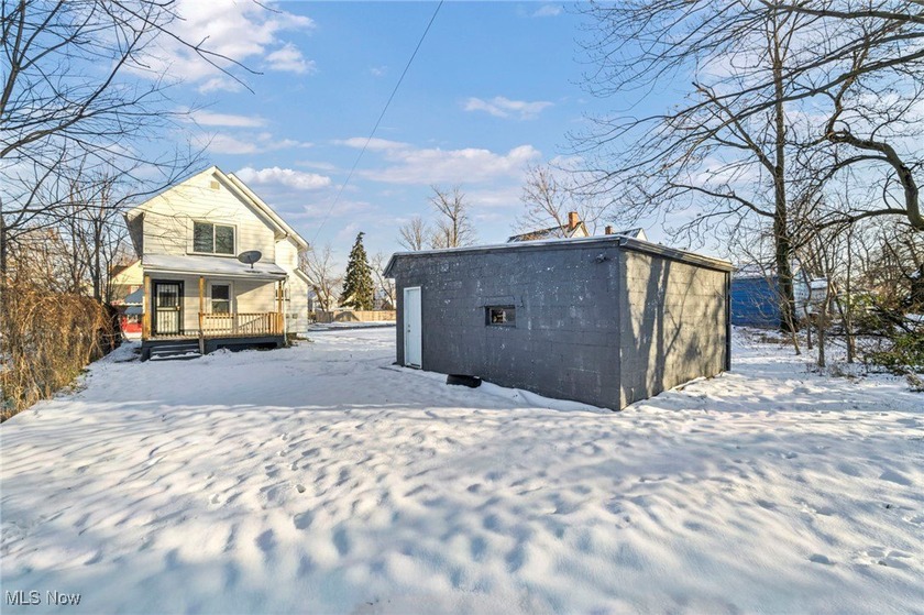 Vacant: Easy to show and offering exceptional potential for both - photo 5