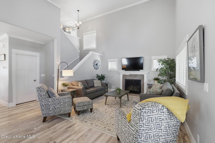 Ideally located and offered fully furnished, this beautifully - photo 4