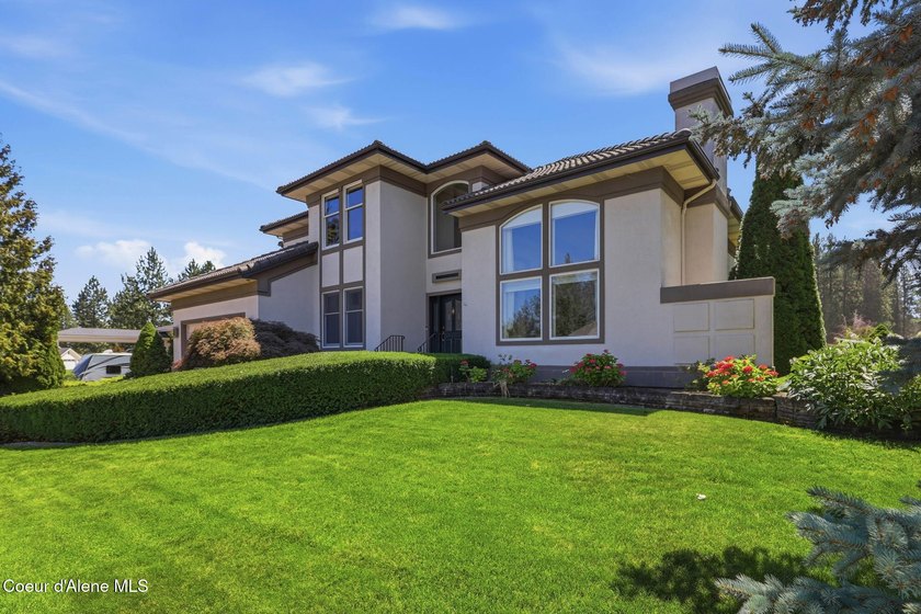 Exceptional, custom home located within the prestigious - photo 2