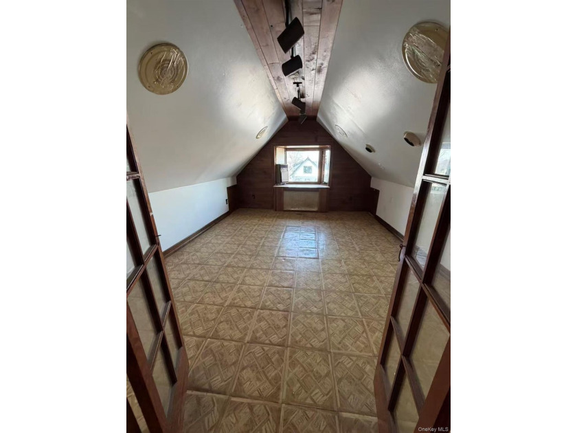 Two-family detached property in the heart of Staten Island - photo 10