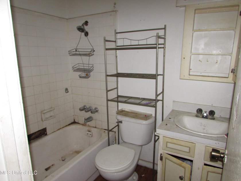 Great location for this 4/2 brick home. Has a newer roof but the - photo 14
