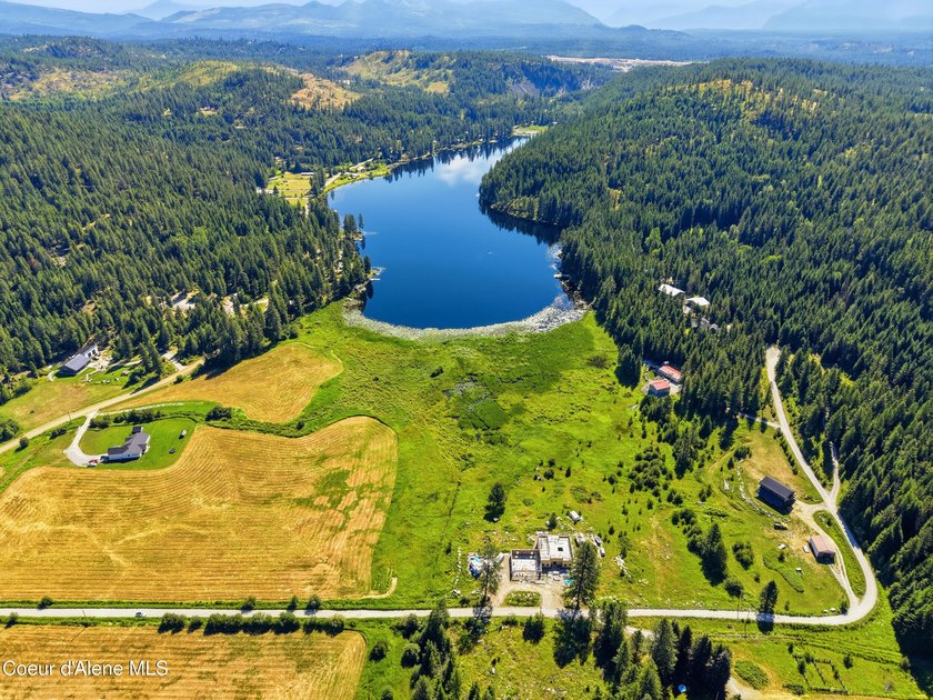 Kelso Lake waterfront opportunity! This 6.6 acre parcel offers - photo 3