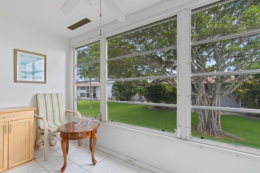 Remodeled one bedroom condo featuring garden view from the - photo 11