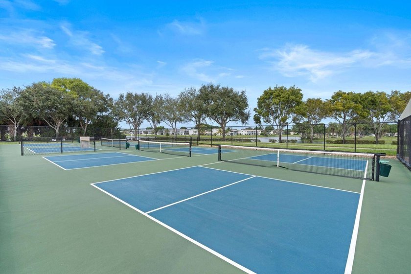 Remodeled one bedroom condo featuring garden view from the - photo 15