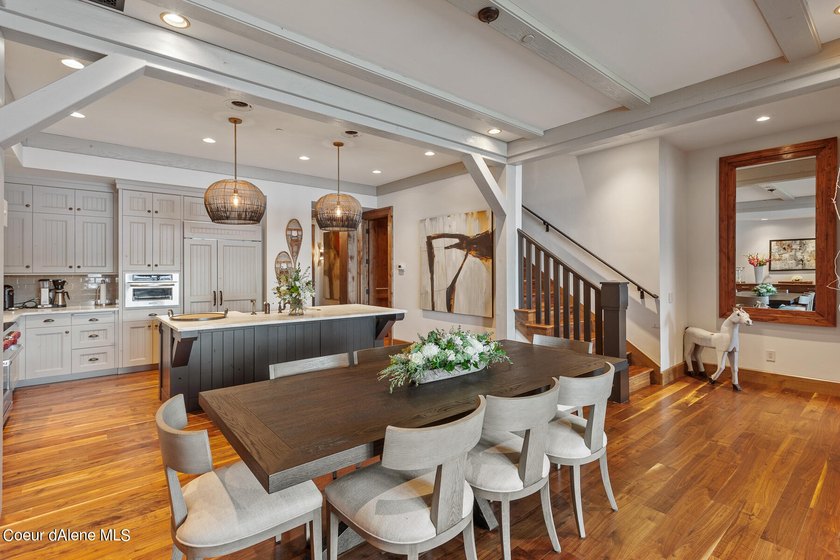 Spectacular Waterfront Condo, 5 bed 5.5 bath. Highly secured - photo 10