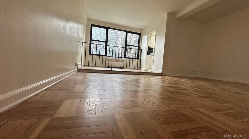 This bright and airy studio apartment is located in a quiet - photo 5