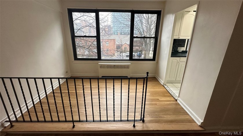 This bright and airy studio apartment is located in a quiet - photo 6