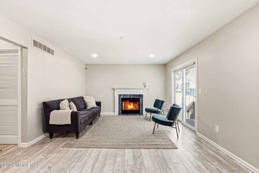 Welcome to this spacious and beautifully maintained 4-bedroom, 2 - photo 20