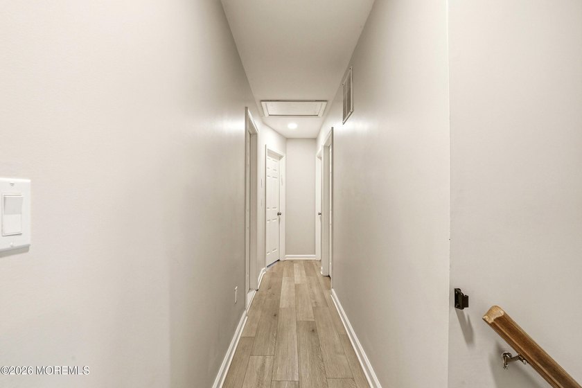 Welcome to this spacious and beautifully maintained 4-bedroom, 2 - photo 23