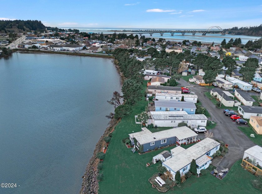 STUNNING BAY VIEWS! Enjoy your private picnic area overlooking - photo 29