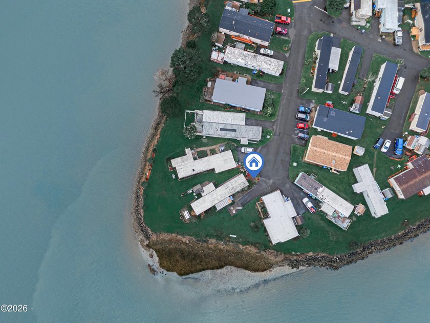 STUNNING BAY VIEWS! Enjoy your private picnic area overlooking - photo 30