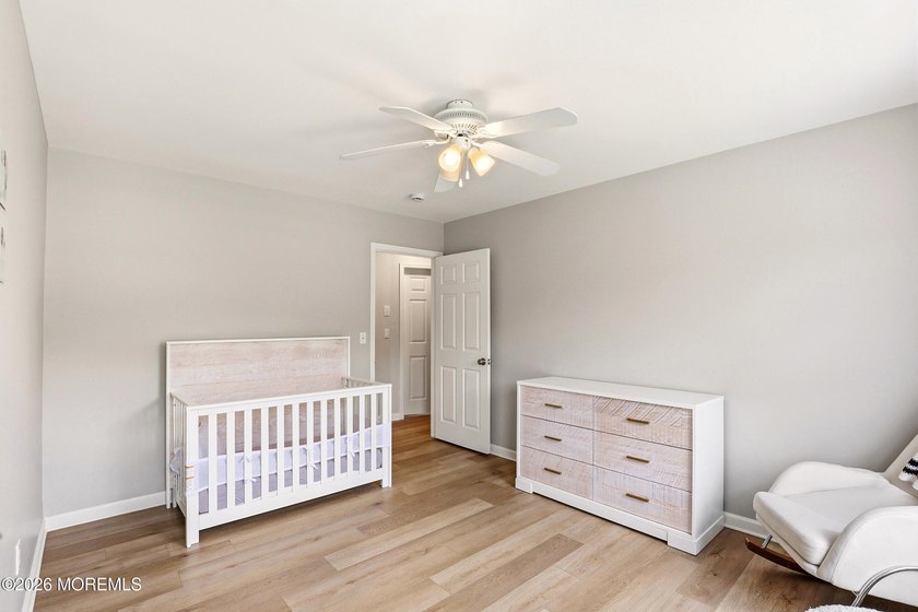 Welcome to this spacious and beautifully maintained 4-bedroom, 2 - photo 33