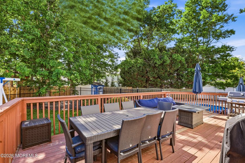 Welcome to this spacious and beautifully maintained 4-bedroom, 2 - photo 42