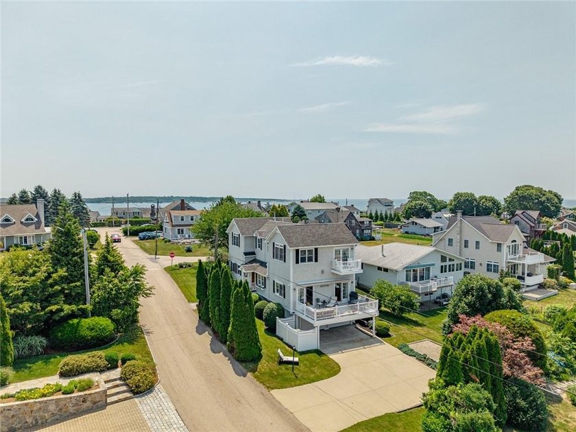This Grand Gray Lady of Bonnet Shores sits high on the Cliff - photo 46