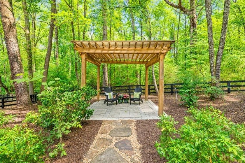 TERRIFIC HOME &amp; GREAT VALUE IN WOODMONT GOLF AND COUNTRY CLUB! - photo 4