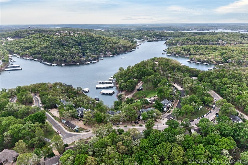 Experience the perfect blend of accessibility &amp; quiet lakeside - photo 18