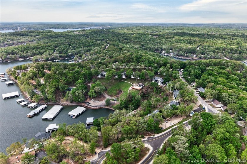 Experience the perfect blend of accessibility &amp; quiet lakeside - photo 20