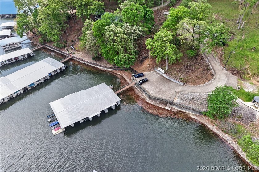 Experience the perfect blend of accessibility &amp; quiet lakeside - photo 21