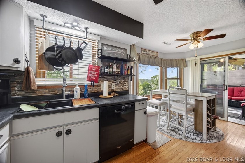 Experience the perfect blend of accessibility &amp; quiet lakeside - photo 29