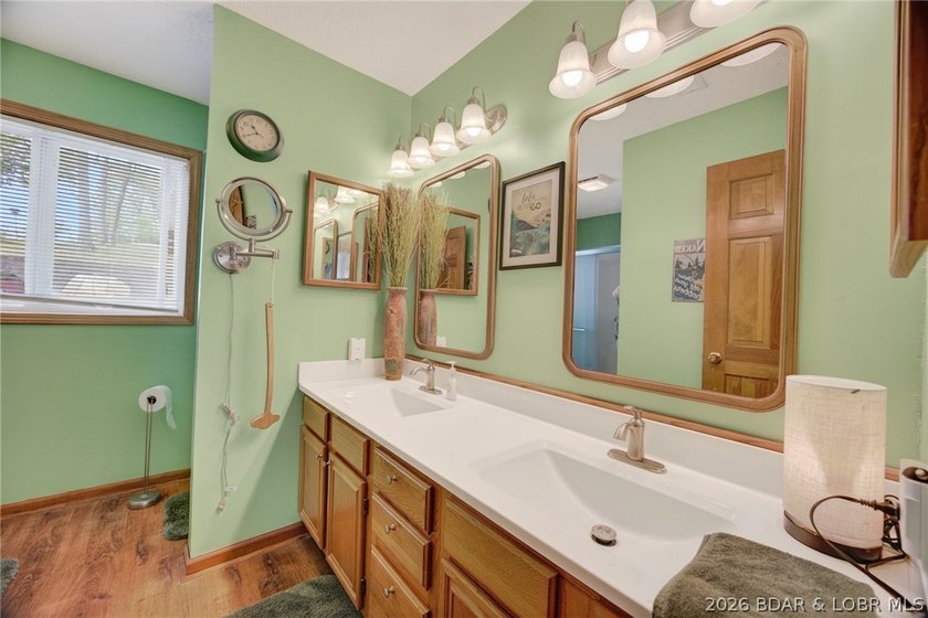 Experience the perfect blend of accessibility &amp; quiet lakeside - photo 45