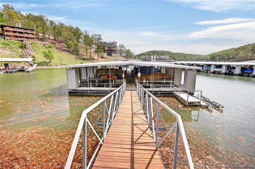 Experience the perfect blend of accessibility &amp; quiet lakeside - photo 54