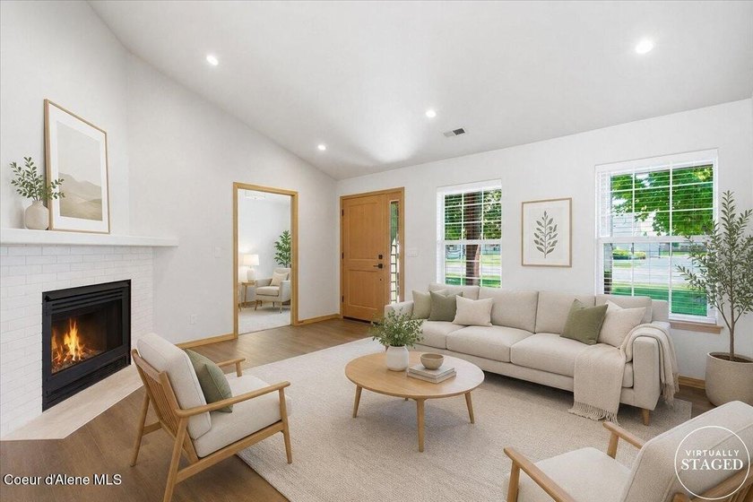 Attractive Hayden rancher offering the ease of one-level living! - photo 10