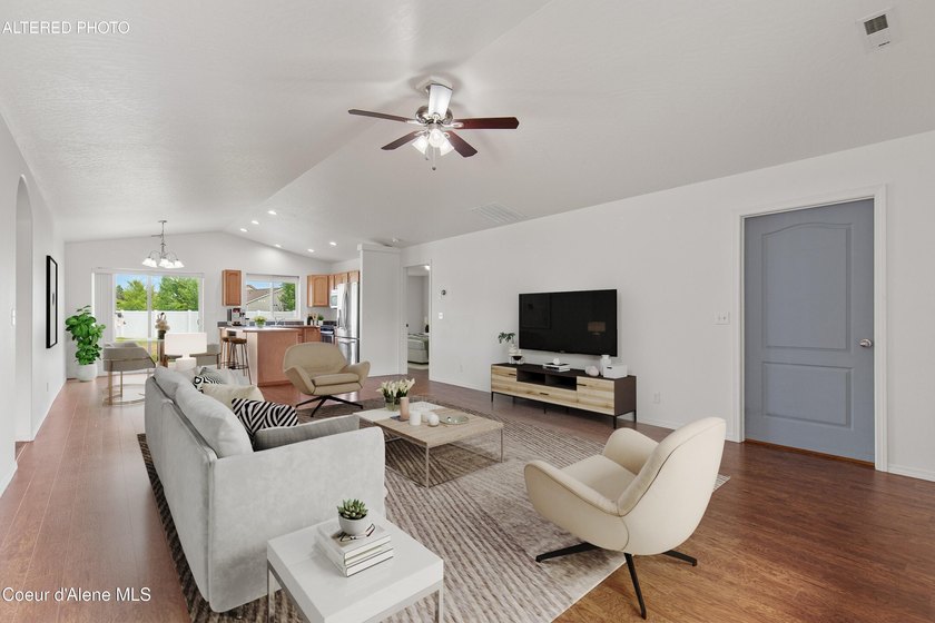 One-owner and thoughtfully designed for easy single-level living - photo 3