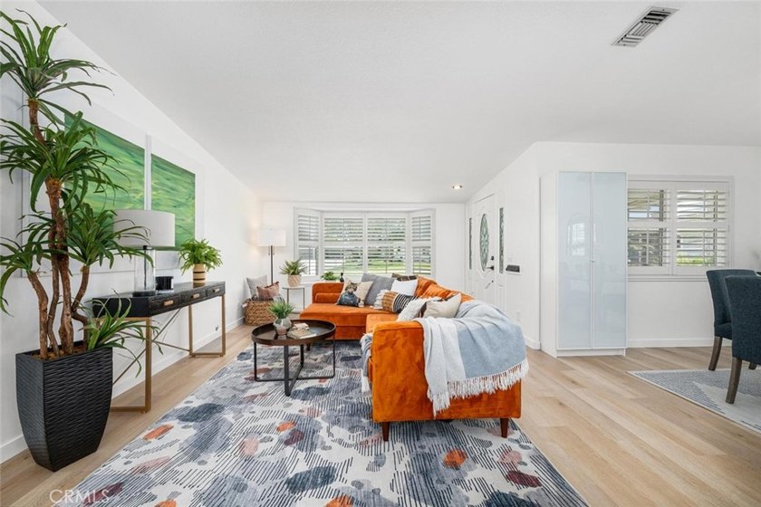 Bright corner two-bedroom, two-bath residence located in Mutual - photo 16