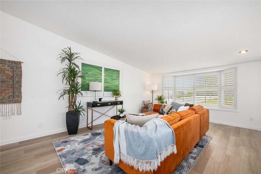 Bright corner two-bedroom, two-bath residence located in Mutual - photo 17
