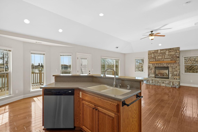 Impressive home with private dock located inside the gated - photo 17