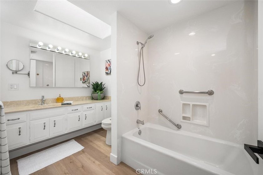 Bright corner two-bedroom, two-bath residence located in Mutual - photo 34