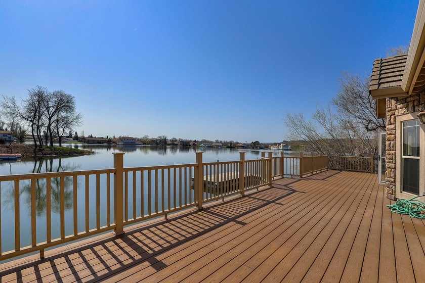 Impressive home with private dock located inside the gated - photo 43
