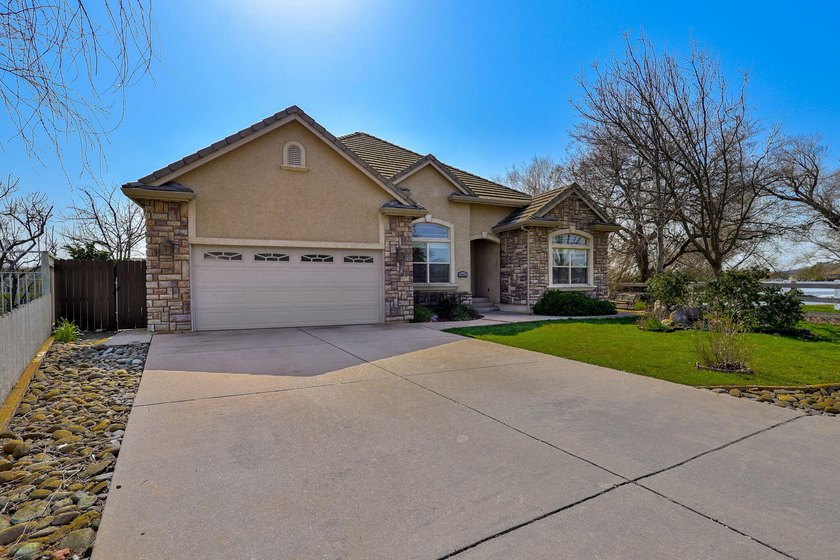 Impressive home with private dock located inside the gated - photo 49