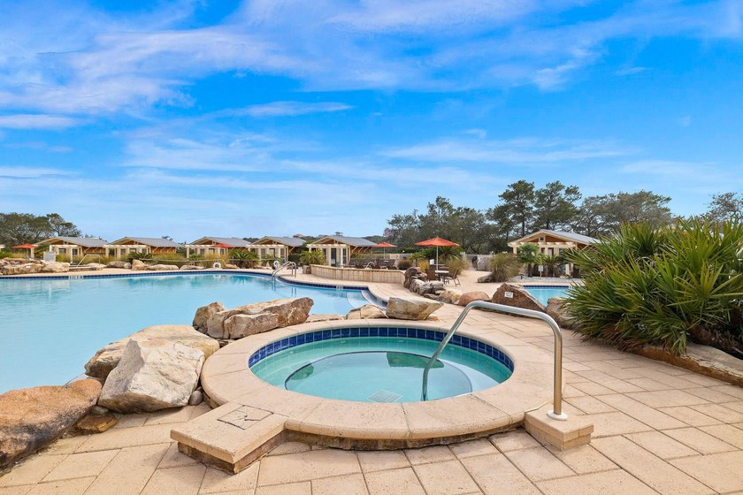 Experience resort living in Blue Mountain Beach in a spacious 1 - photo 33