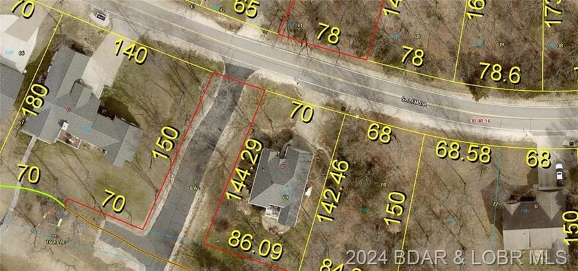 Four Seasons Building Lot that is fairly level and wooded - photo 2