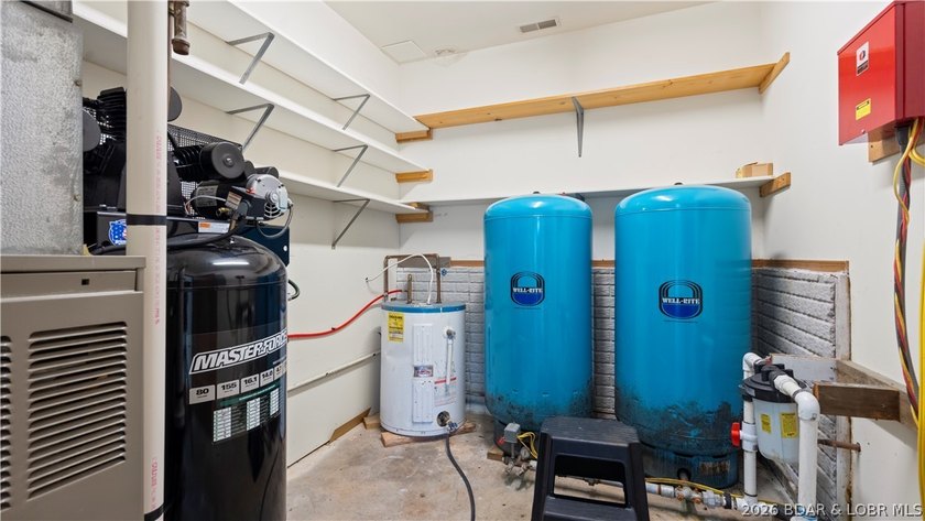 This versatile commercial property offers an exceptional - photo 26