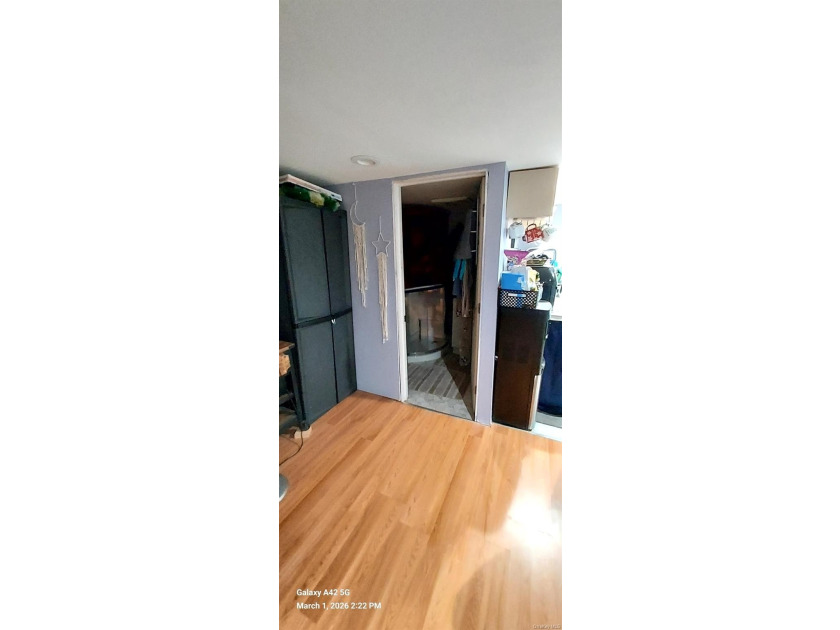 Large Property with 6 bedrooms, 4 full baths, 1 car garage, full - photo 13