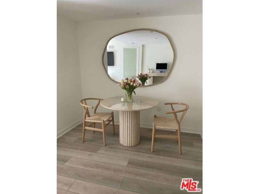 Welcome to luxury high-rise living at the Azzurra. This - photo 6