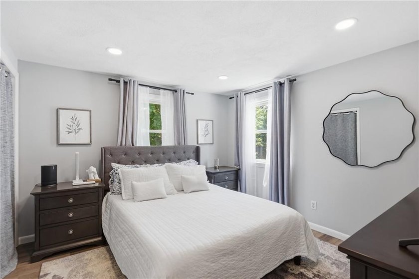 OFFER DEADLINE 7/14 AT NOON. This charming, move-in ready ranch - photo 11