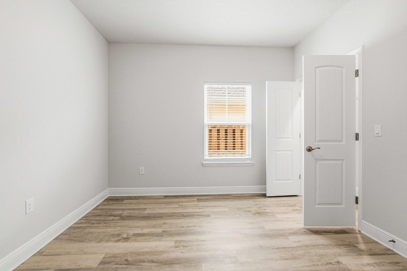 Welcome to The Bluffs at Lafayette, one of Freeport's newest and - photo 22