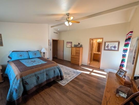 Discover your dream home nestled in a small, remote charming - photo 15