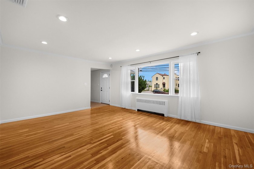 Charming and lovingly maintained wide-line Ranch nestled in - photo 6
