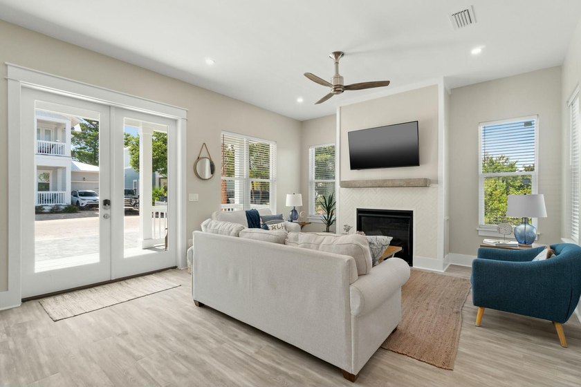 Stunning 4-Bedroom Beach House with Golf Cart - Coastal Living - photo 6