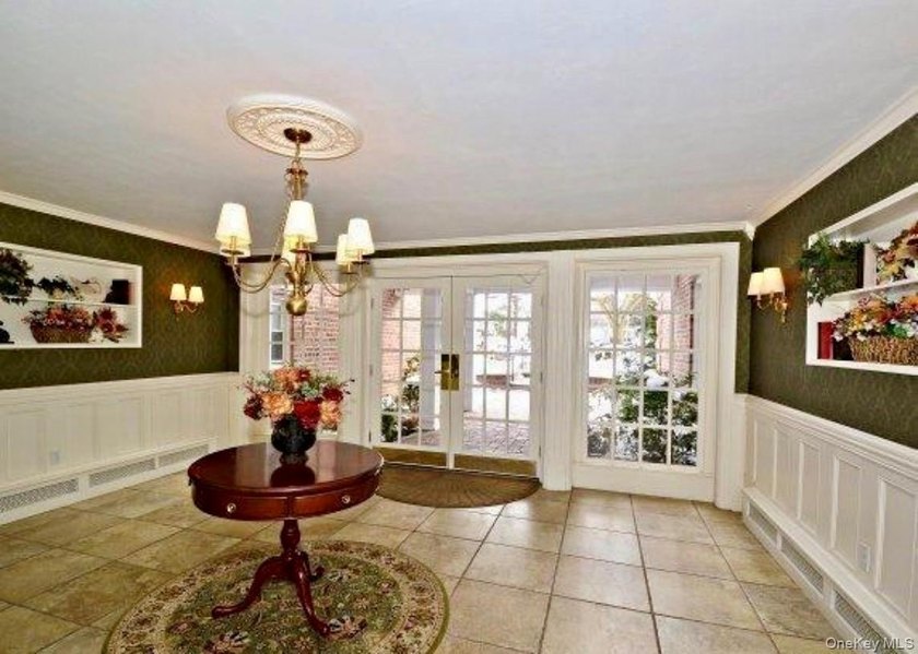 Experience sun-drenched living in this spacious one-bedroom - photo 2