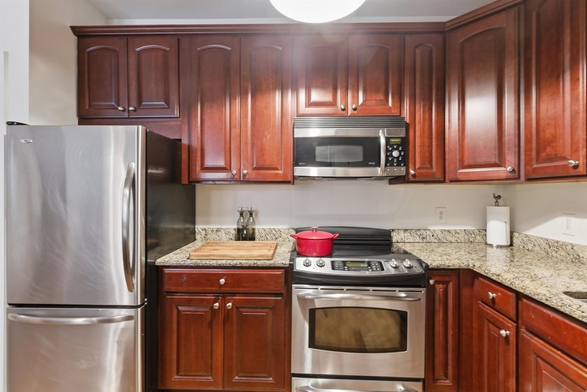 Welcome to 20 Ave at Port Imperial-a bright and spacious - photo 20