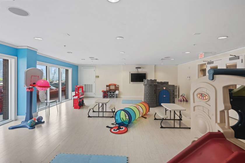 Welcome to 20 Ave at Port Imperial-a bright and spacious - photo 30