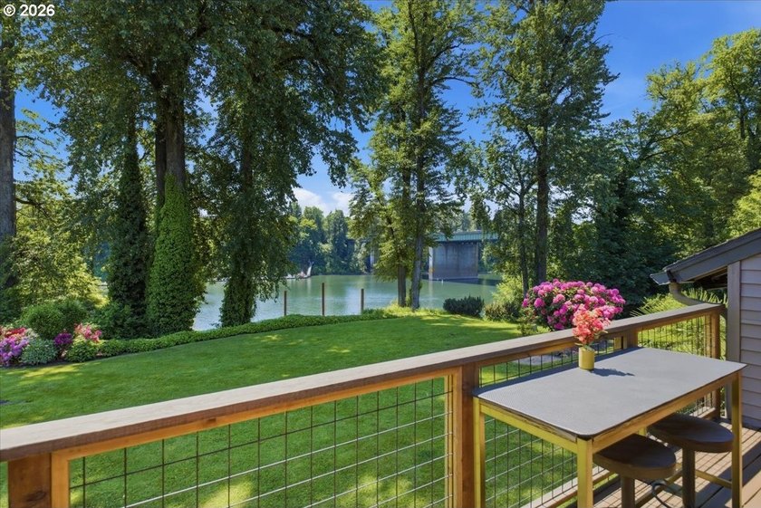 Willamette Riverfront Atomic Ranch townhome, meticulously - photo 28