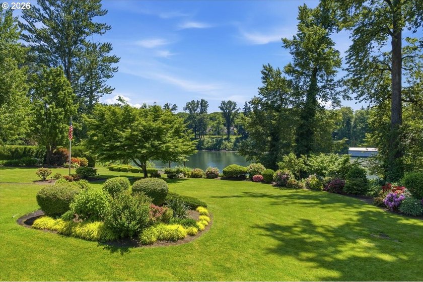 Willamette Riverfront Atomic Ranch townhome, meticulously - photo 29