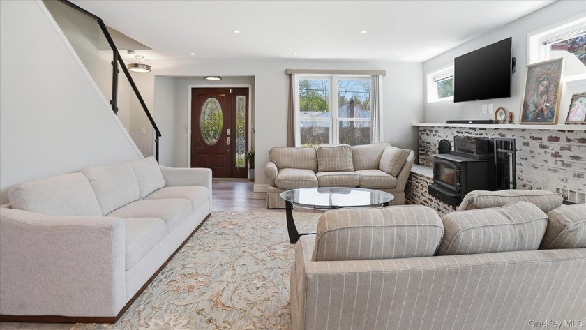 Welcome to your next chapter home. This recently renovated home - photo 11